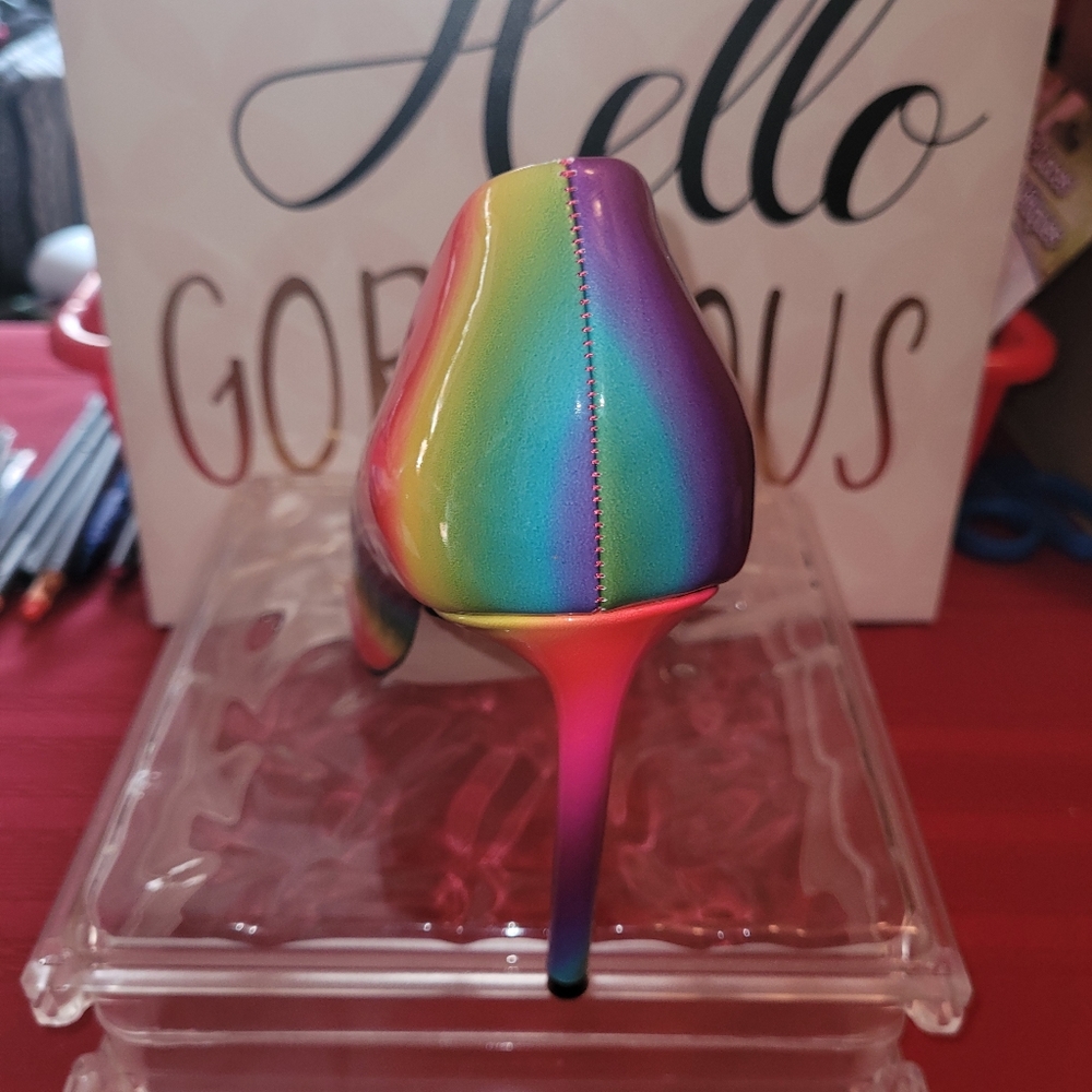 Beautiful rainbow colored shoes - Picture 4 of 6
